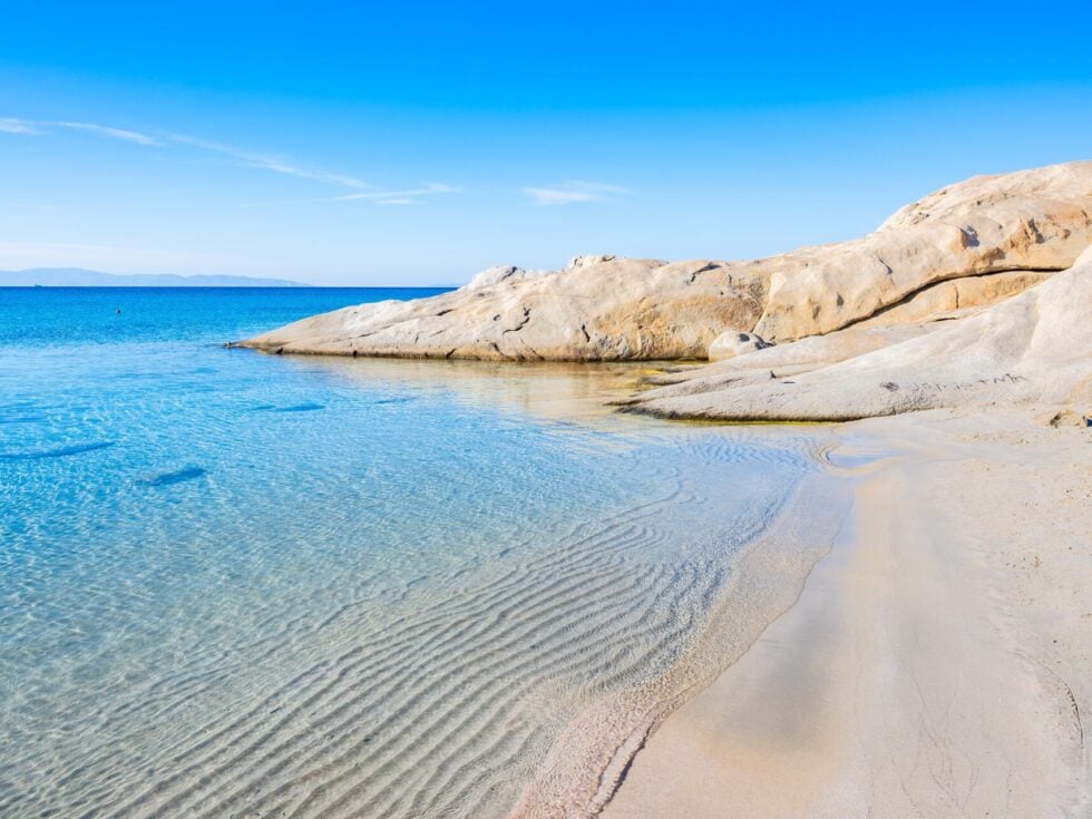 Η παραλία Μικρή Βίγλα στη Νάξο / Shutterstock