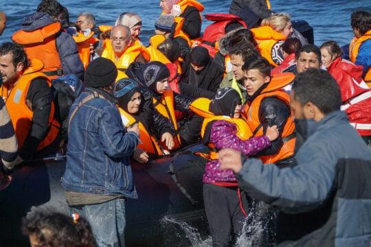 Μπόνους σε δικηγόρους για προωθήσουν απελάσεις