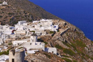 Οι πέντε λόγοι για να πάτε σε αυτό το ελληνικό νησί των Κυκλάδων το καλοκαίρι
