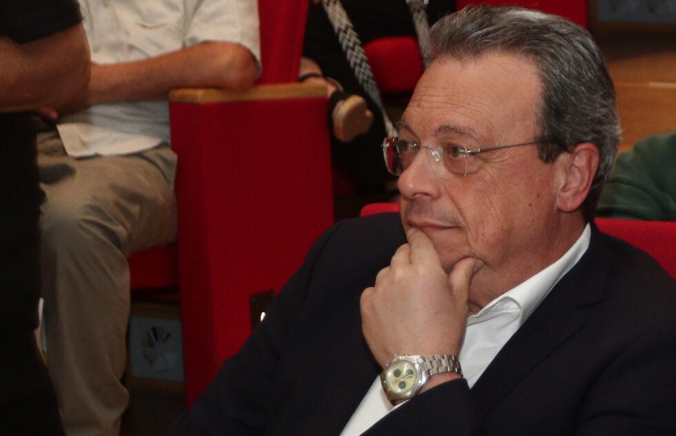 Κόντρα ΣΥΡΙΖΑ – Φάμελλου για την έδρα: «Δεν την παρέδωσε, κρίμα» – «Οι έδρες ανήκουν στους ψηφοφόρους του κόμματος»