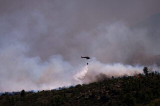 Φλέγεται η Μαδρίτη: «Αδύνατον να σβηστεί» η πυρκαγιά – Στάχτη 60.000 στρέμματα, ανέστιοι 40.000 άνθρωποι [εικόνες-βίντεο]