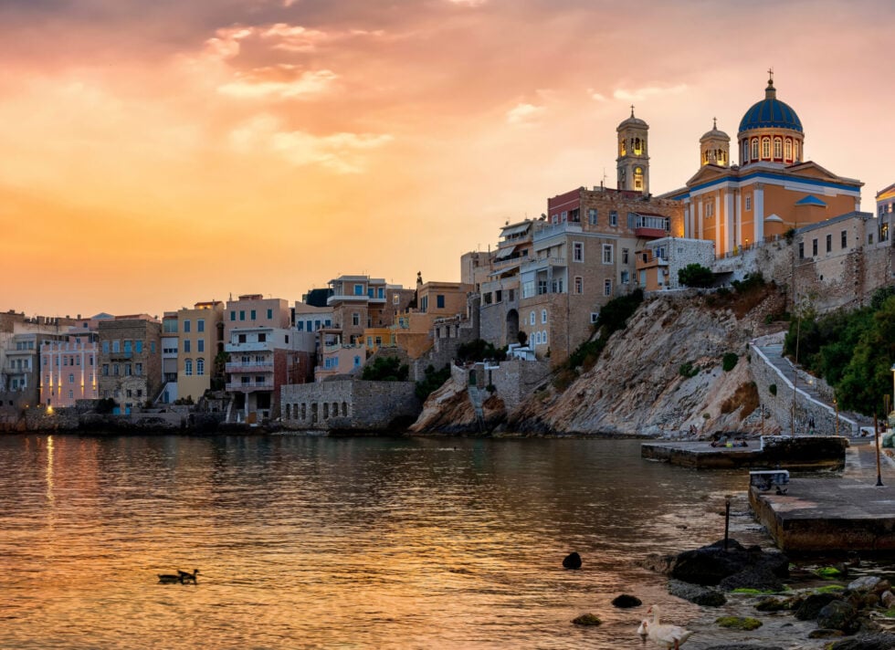 Θρίλερ στη Σύρο: Νεαρή γυναίκα εντοπίστηκε νεκρή με τραύματα από μαχαίρι – Πληροφορίες για μία σύλληψη
