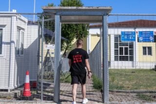 Ένταση στη δίκη για τα Τέμπη: «Σταματήστε την καραμέλα με τη Σύμβαση 717» ξέσπασε ο Πλακιάς [βίντεο]