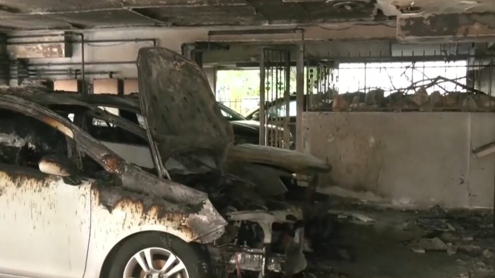 Εμπρησμός σε είσοδο πολυκατοικιών στη Θεσσαλονίκη / Glomex / ΕΡΤ
