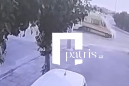 Το νέο βίντεο από το τροχαίο με το ασθενοφόρο στα Χανιά / patris.gr