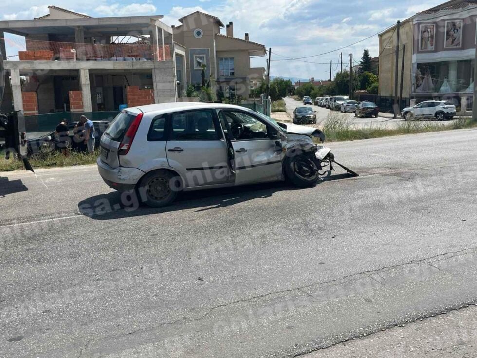 Σοβαρό τροχαίο στη Λάρισα: Τέσσερις τραυματίες σε σφοδρή σύγκρουση IX [εικόνες]