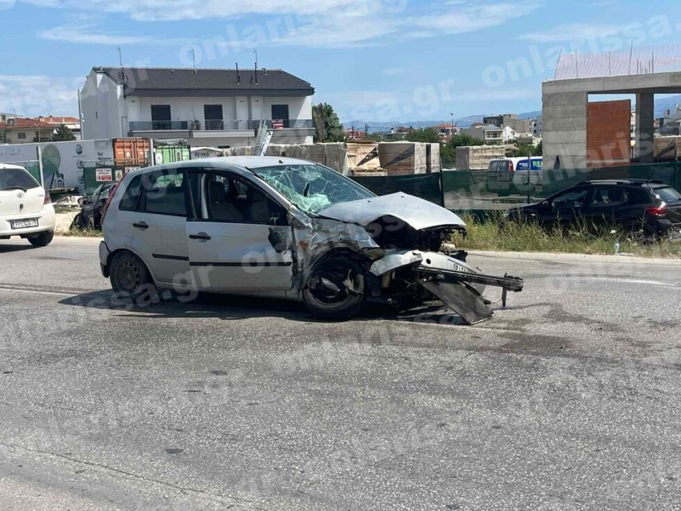 Σοβαρό τροχαίο στη Λάρισα: Τέσσερις τραυματίες σε σφοδρή σύγκρουση IX [εικόνες]