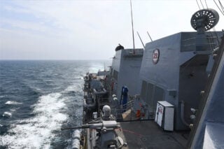 Ξεφεύγει η κατάσταση στη Μέση Ανατολή: Συνεχή κύματα επιθέσεων από ΗΠΑ, απειλές για κλιμάκωση από Ιράν