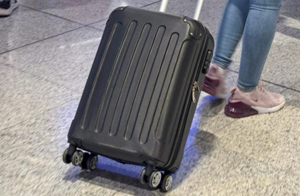 Τραυματίστηκε 68χρονος επιβάτης πλοίου από βαλίτσα που έπεσε στο κεφάλι του