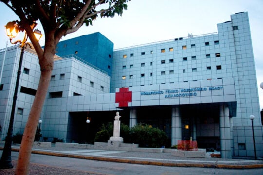 Σκιάθος: Συνελήφθη χειριστής σκάφους για τον τραυματισμό 54χρονης τουρίστριας