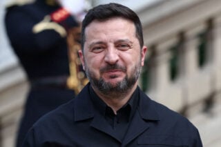 Ουκρανία: Γιατί ο Ζελένσκι βγαίνει πληγωμένος από την εσωτερική κρίση – Το «δίλημμα» που έγινε γκάφα
