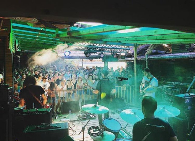 Οι Deaf Radio στα ευρωπαϊκά «σαλόνια» κι από εκεί στο Instagram