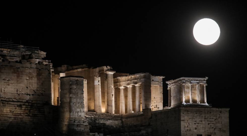 Μάγεψε η τελευταία πανσέληνος του καλοκαιριού [ Φωτογραφίες ]