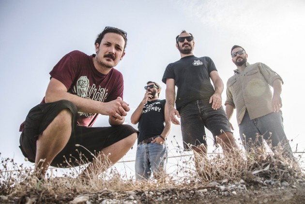 Με βαριές κιθάρες και διάθεση εκρηκτική
