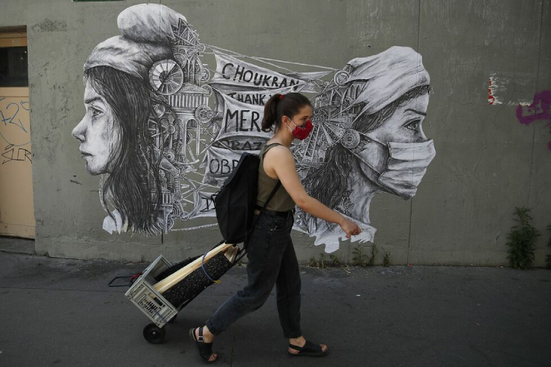 Το «μασκέ πάρτι» κατά του κορονοϊού και του ανθρώπου