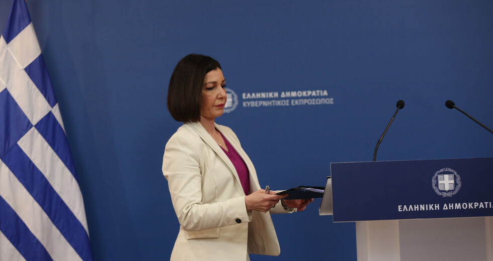 Στα ύψη η αντιπαράθεση για τα τεστ στο σπίτι
