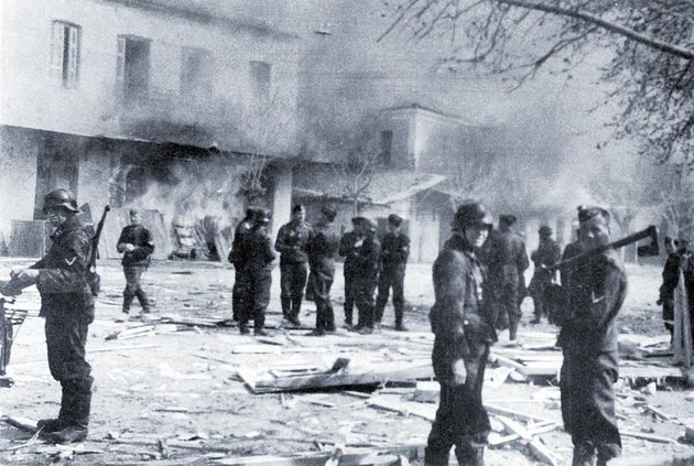Αργύρης Σφουντούρης: «Παρών»