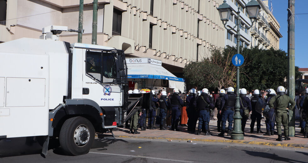 «Εξω από τις σχολές μας η Αστυνομία»