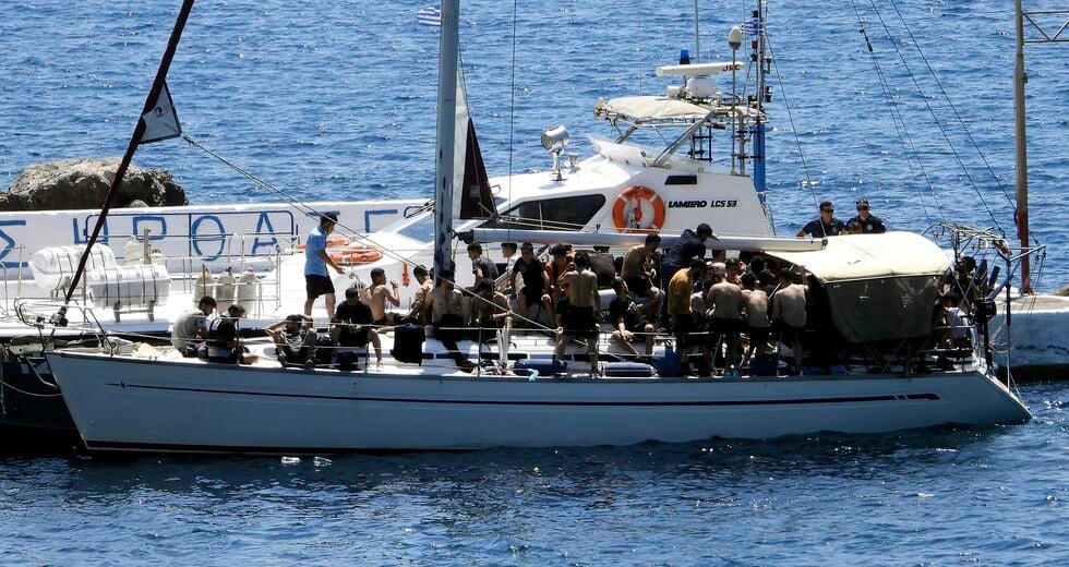 Βρήκαν τα Κύθηρα 170 πρόσφυγες