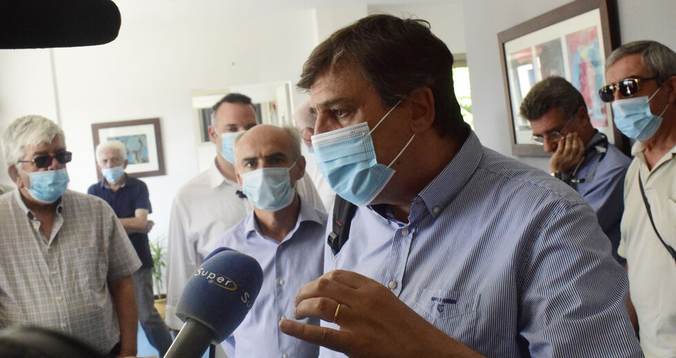 Επιδόθηκαν τα πρώτα φύλλα αναστολής καθηκόντων