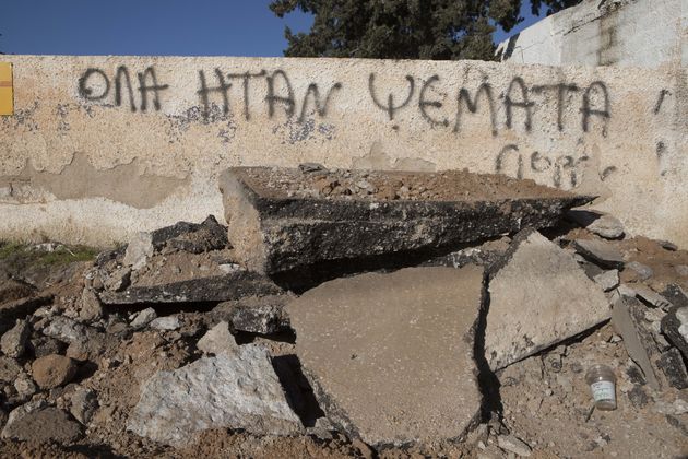 Ακρα του τάφου σιωπή…
