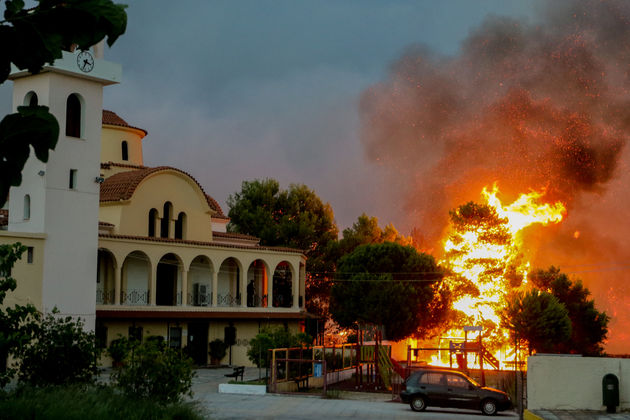 Η Αττική φλέγεται