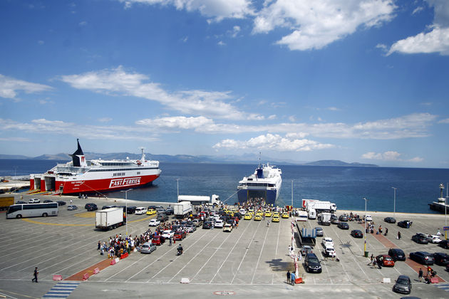 Ζητούν επέκταση της Αττικής Οδού σε Λαύριο και Ραφήνα