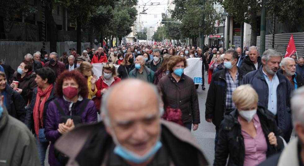 Δυναμική πορεία συνταξιούχων κατά των περικοπών στις συντάξεις και στη διάλυση του ΕΣΥ