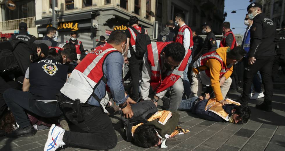 Επεισόδια και συλλήψεις στην πορεία για την Πρωτομαγιά στην Κωνσταντινούπολη