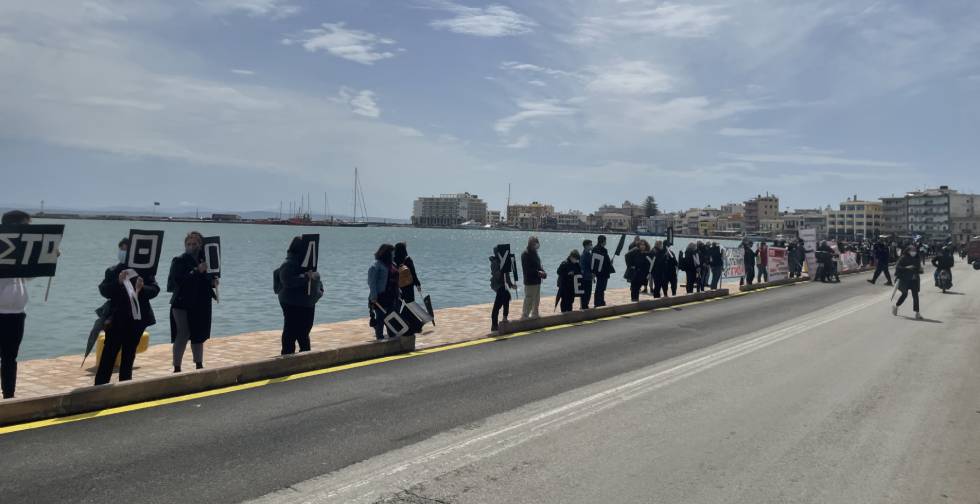 Ανθρώπινη αλυσίδα στη Χίο ενάντια στα σχέδια της κυβέρνησης
