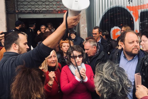 Εκμετάλλευση και ομηρία για τις σχολικές καθαρίστριες
