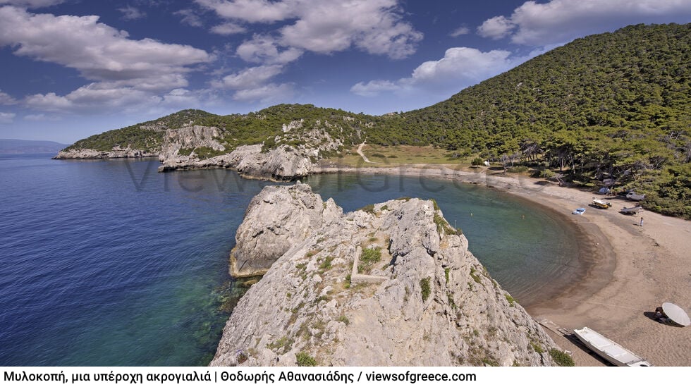 Ο μαγευτικός Κορινθιακός Κόλπος και οι άγνωστες παραλίες του