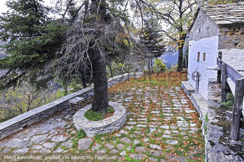 Ερημoκλήσια στο βουνό για Ανάσταση