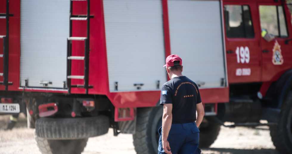 Με σύμμαχο τους ανέμους η προσπάθεια κατάσβεσης