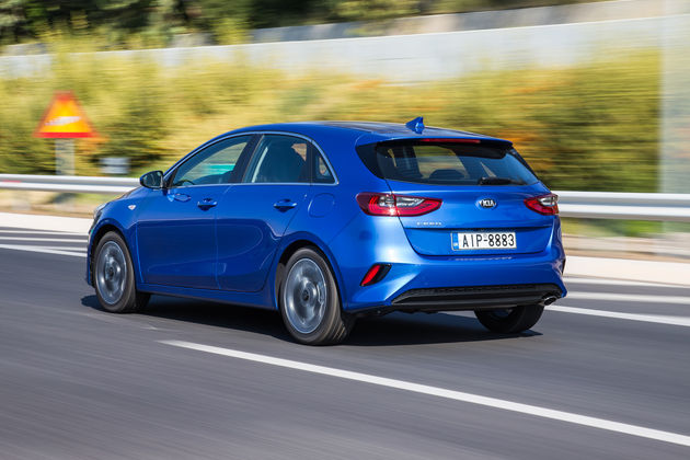 Δείχνει τον δρόμο