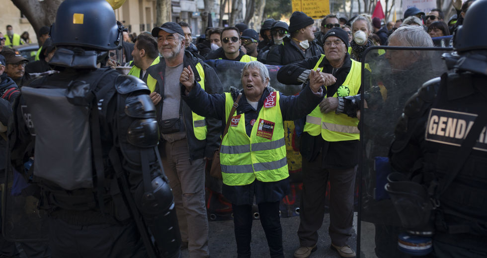 «Κοινωνικό μέτωπο» και εθνική απεργία στις 5 Δεκεμβρίου