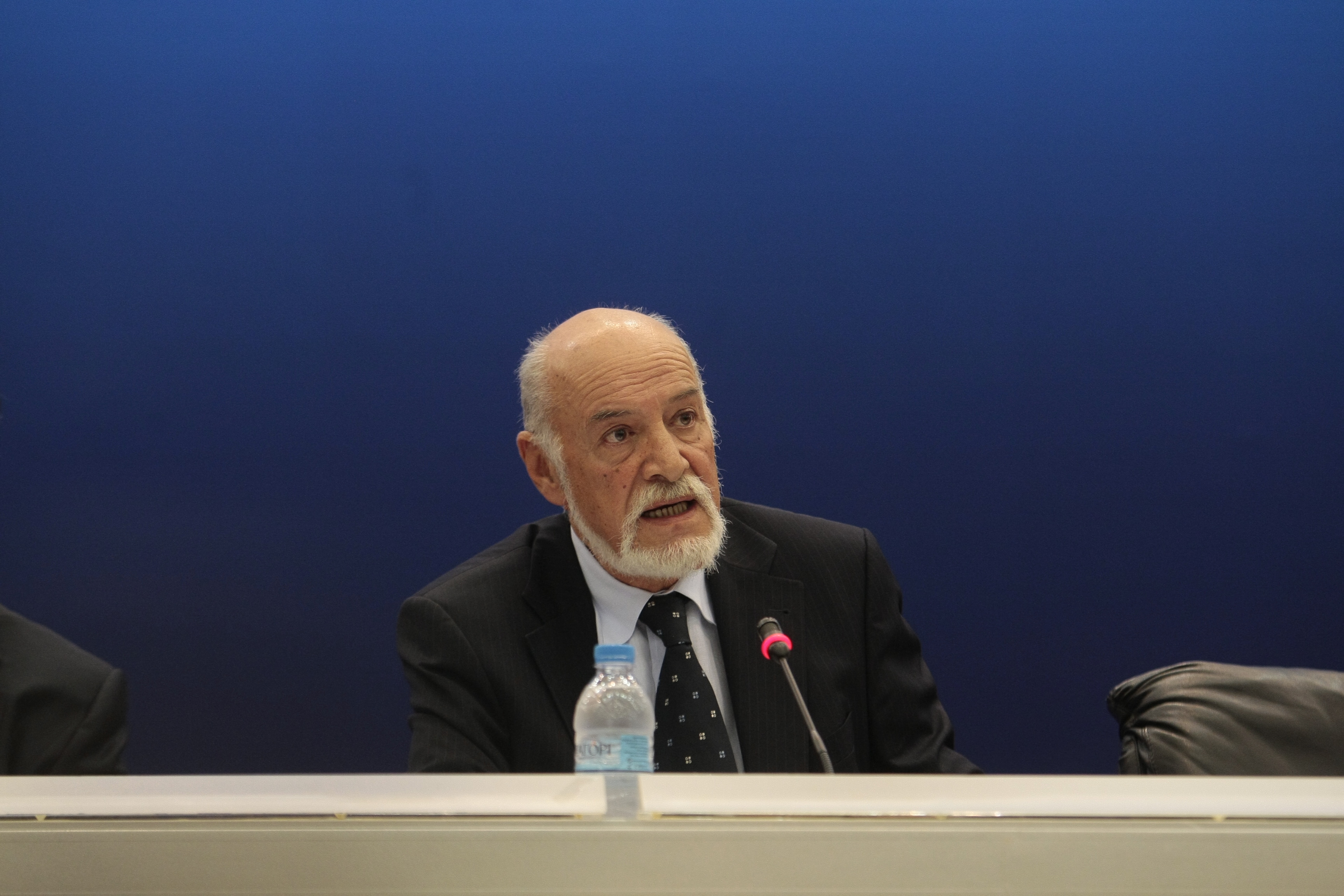 Δεν προέκυψε ΕΣΡ
