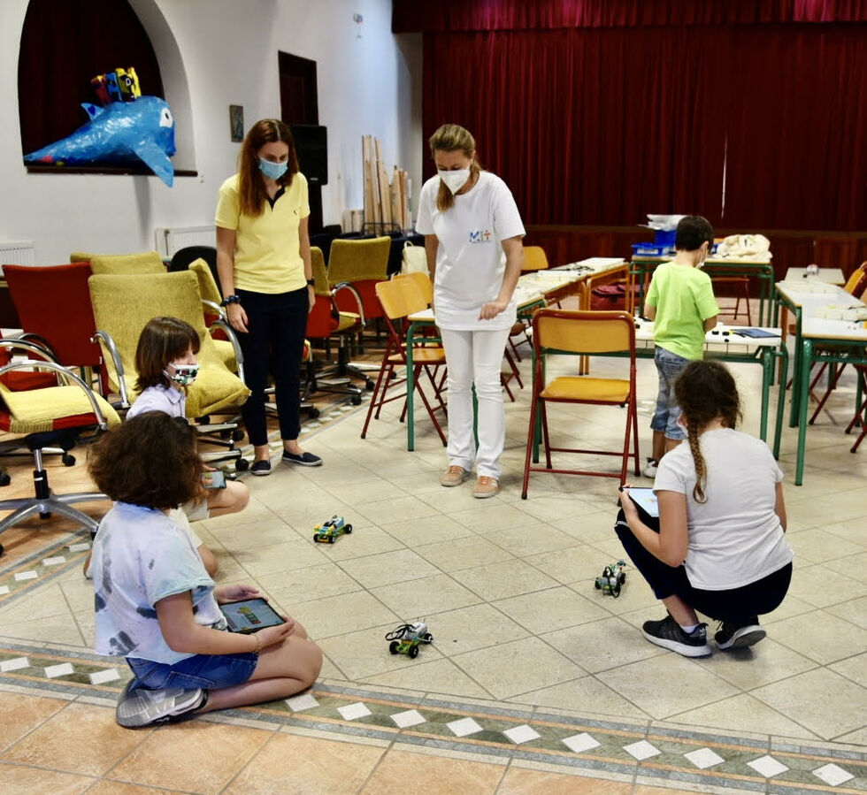 Με εμβόλια έφτασαν φέτος οι «άγγελοι» των νησιωτών
