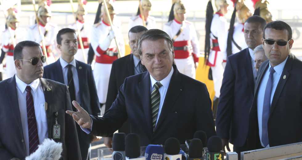 «Φταίνε οι ΜΚΟ και οι Ινδιάνοι»!