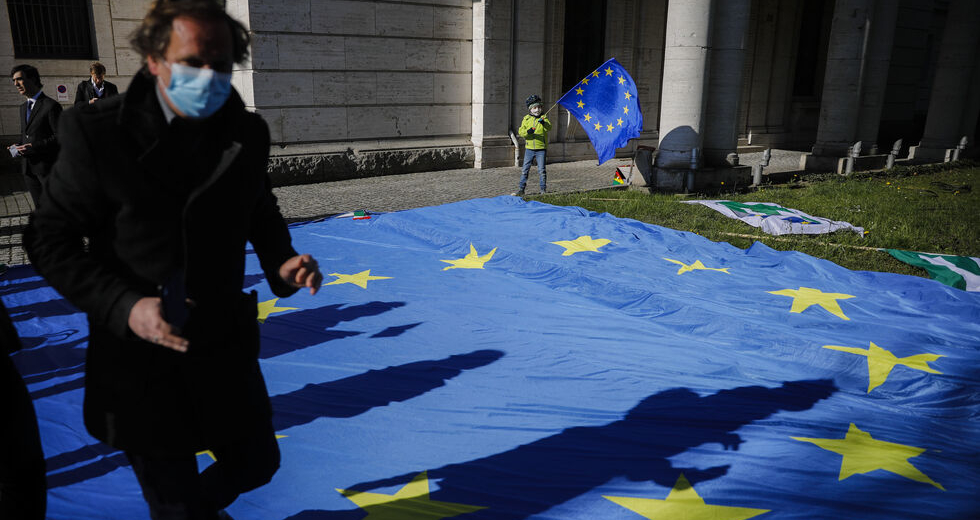Ο Νότος διψά για «ζεστό» χρήμα η Γερμανία δεν θέλει… υποχρεώσεις