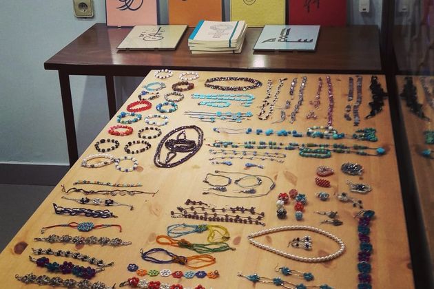 Η «Εφ.Συν». προτείνει ρεβεγιόν σε στέκια συνεργατικά