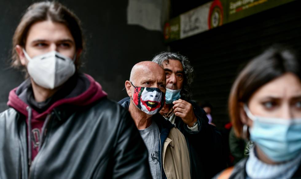Ακόμα μία διαμαρτυρία καλλιτεχνών στο υπουργείο Εργασίας