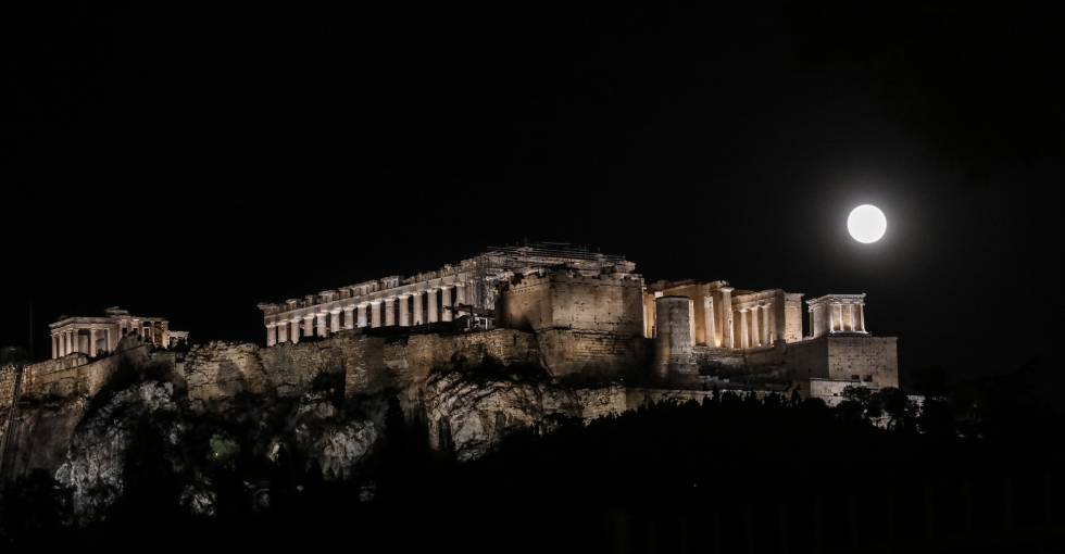 Μάγεψε η τελευταία πανσέληνος του καλοκαιριού [ Φωτογραφίες ]