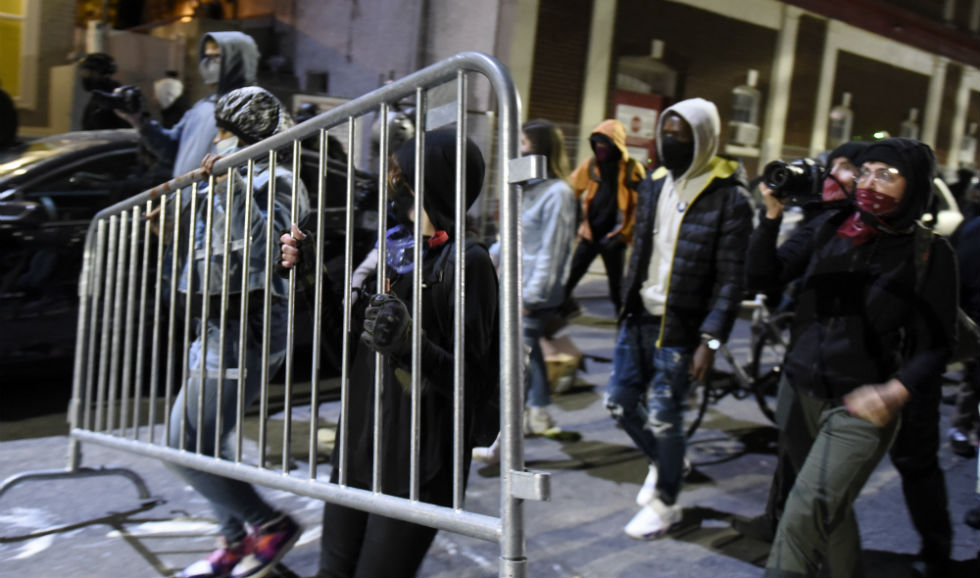 Ζητούν Δικαιοσύνη για τη δολοφονία Αφροαμερικανού στη Φιλαδέλφεια