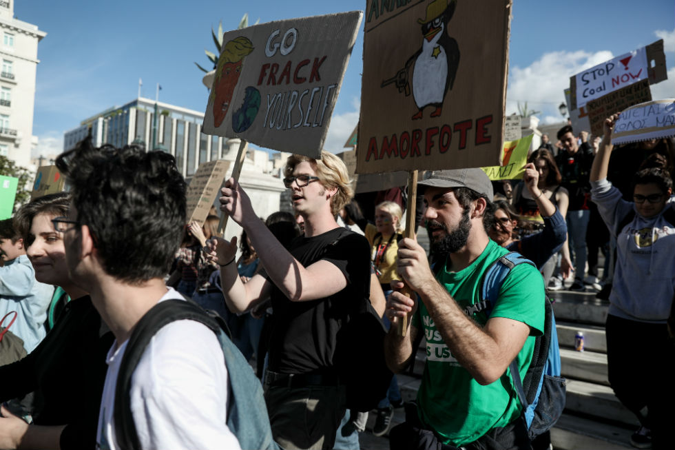 «Δεν πήγαμε σχολείο και ήρθαμε εδώ, να σώσουμε τη γη μας από το χαμό»