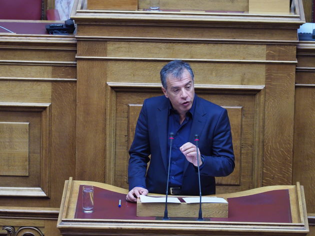 «Φωτιές» στη Βουλή λόγω του Πολυτεχνείου