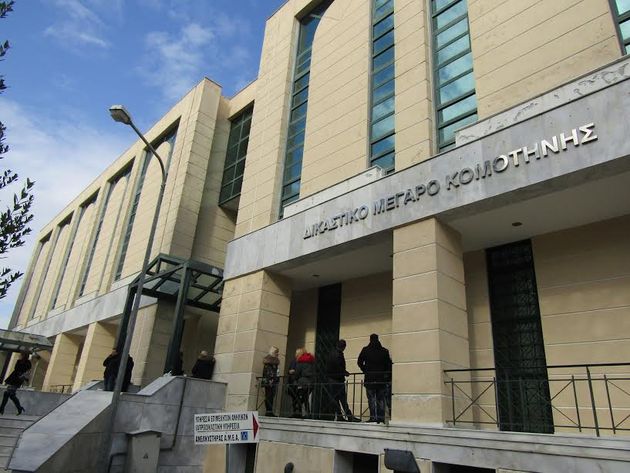 Εθνικοφροσύνη και με τον… νόμο