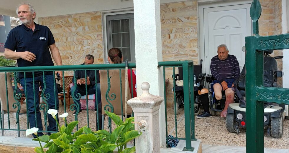 Εξωση ανάπηρου ηλικιωμένου
