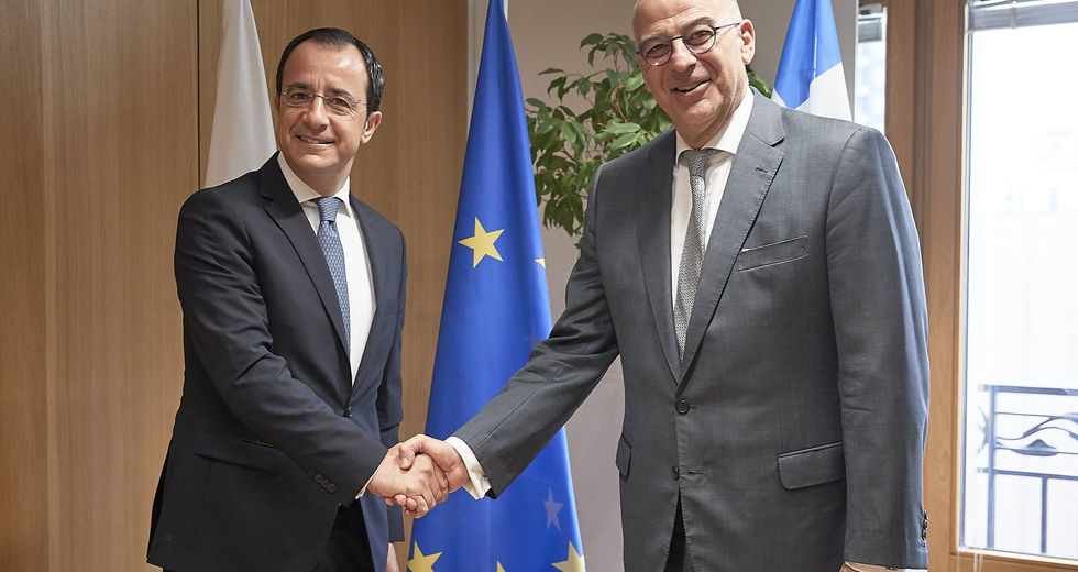 Ολοι στο πλευρό της Κύπρου