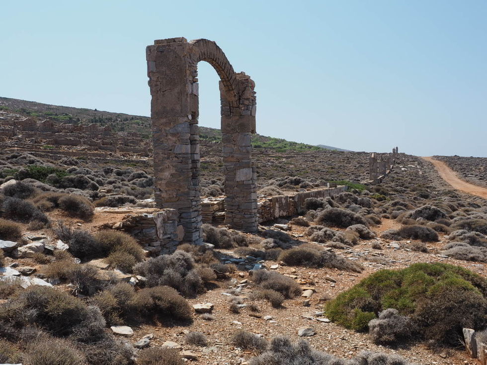 Διαγωνισμός για κατεδάφιση αυθαιρέτων στη Μακρόνησο